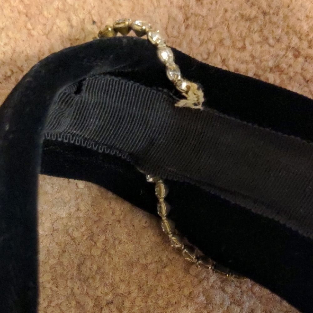 Vintage Holt Renfrew Black Velvet Headband with Rhinestone Accent Trim Detailing - Picture 8 of 10